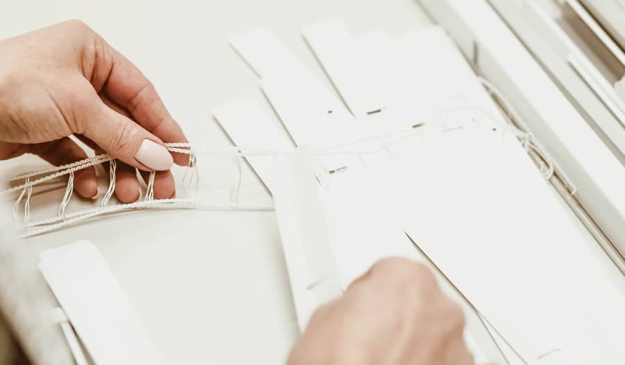 Herstellung einer Innen Alu-Jalousie für Kunden von dersonnenschutz.de in Handarbeit.