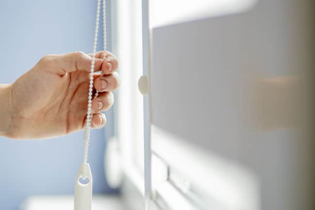 Rollo mit Kettenzug bzw. Seitenzug