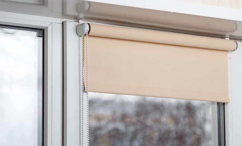 Verdunkelungsrollo ohne Bohren zum Klemmen am Fenster innen