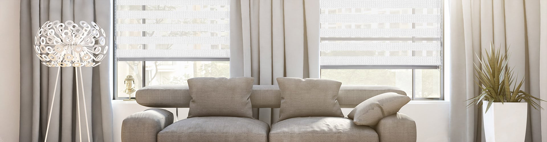 Weisse Doppelrollos als neutrales Stilelement in Ihrer Wohnung