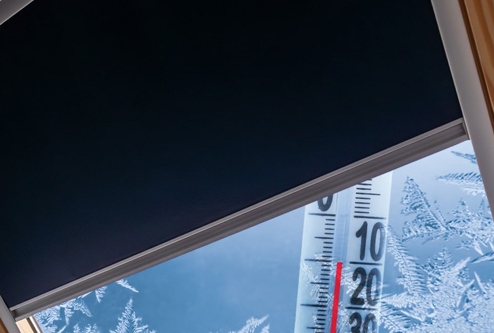 Thermo Dachfensterrollos zum Kälteschutz und als Energiesparlösung