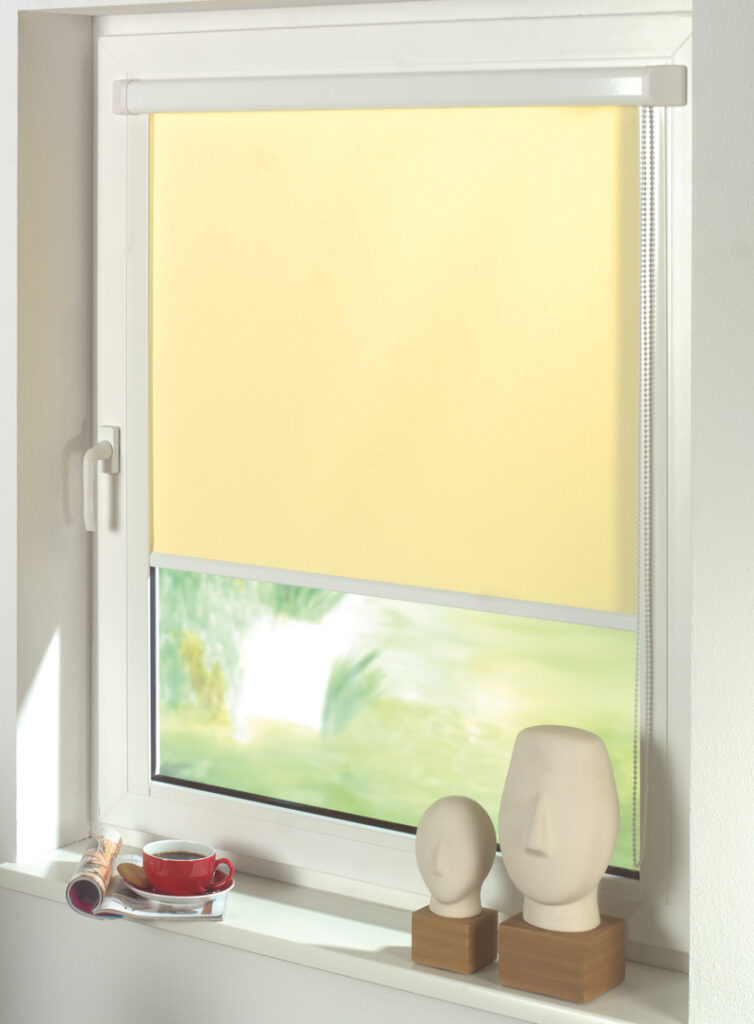 Glasleistenrollos mit Kassette zur Verdunkelung oder als Sonnenschutz.