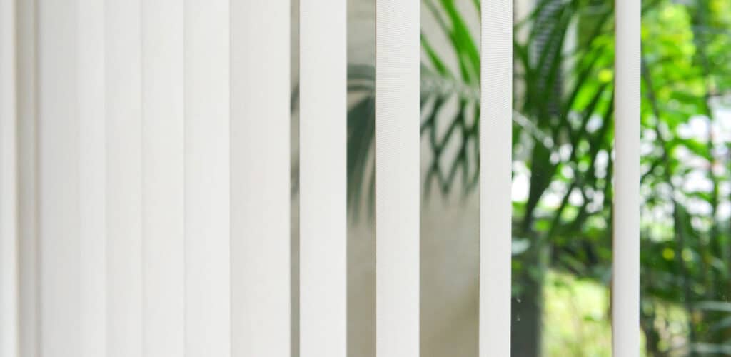 Blendschutz und Sichtschutz mit Lamellen nach Maß